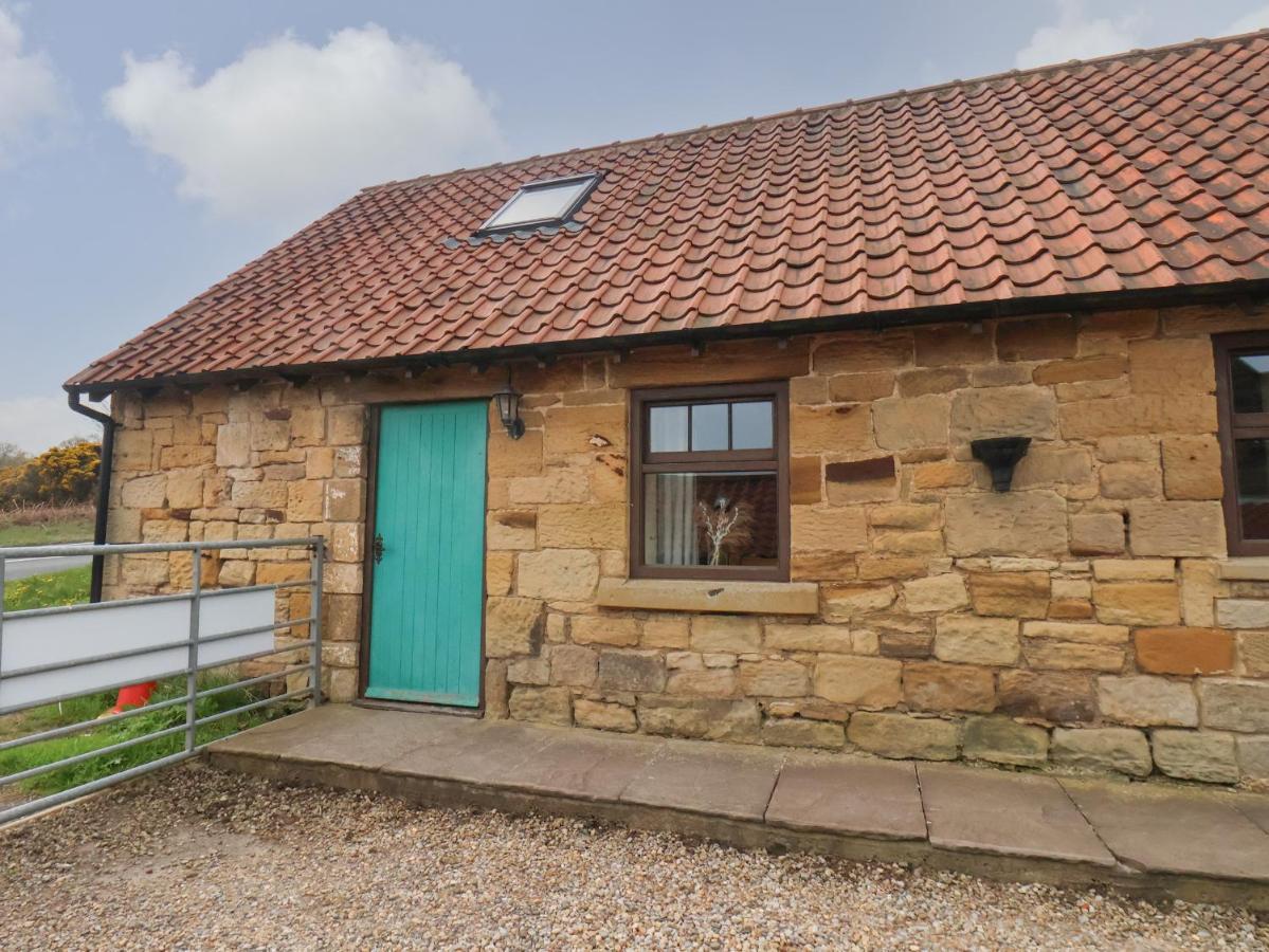 Cow Byre Cottage Уитби Экстерьер фото